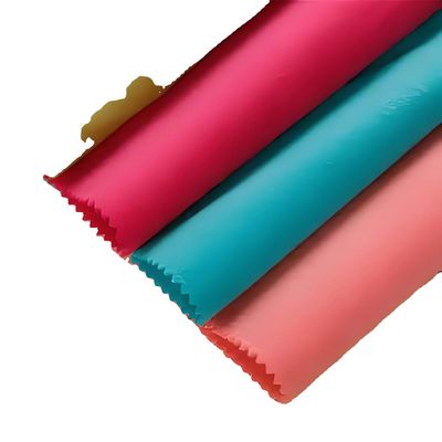 Color personalizado 210T Tejido de revestimiento de poliéster Taffeta Retardante de llama para textiles domésticos