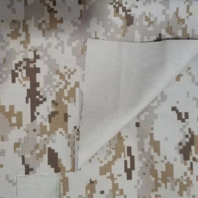 Alta resistencia al desgarramiento TC impermeable SA Camuflaje de tela de corte y parada La resistencia al color 4 grado