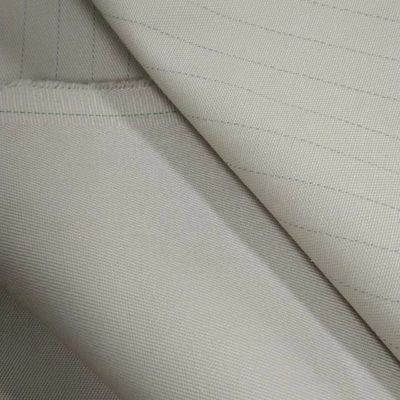 Tejido de fibra de poliéster 100% de fibra de gabardina para un patrón uniforme Densidad de sólidos 180 × 120