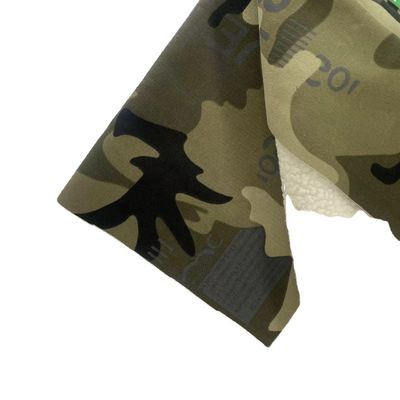 Dobby Style Multicam 100% poliéster Camo Polar Fleece Tejido de concha suave para chaqueta al aire libre