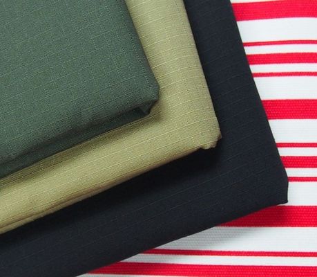 Tejido TC Ripstop de 235 gramos en verde oscuro para seguridad Uniforme de color personalizado