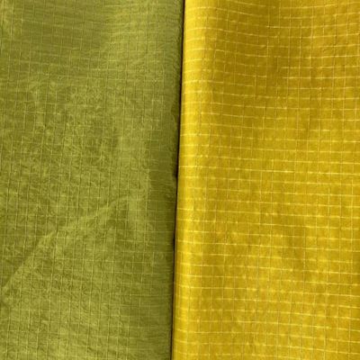 Vestidos deportivos esenciales de tela de nylon recubierta de PVC para chaqueta resistente a la lluvia y asequible