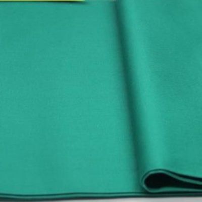 Color personalizado 170-200gsm Tejido de exfoliante para uniforme médico y bata quirúrgica hecha