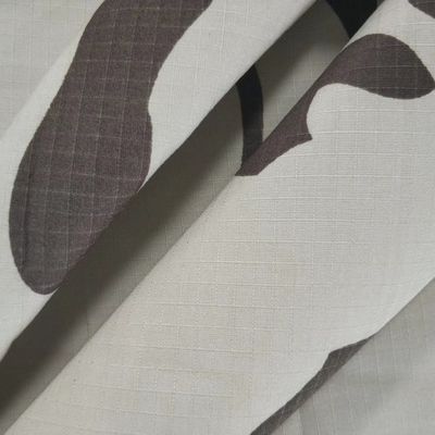 Fabrica de camuflaje impermeable en TC Ripstop para la solicitud del cliente