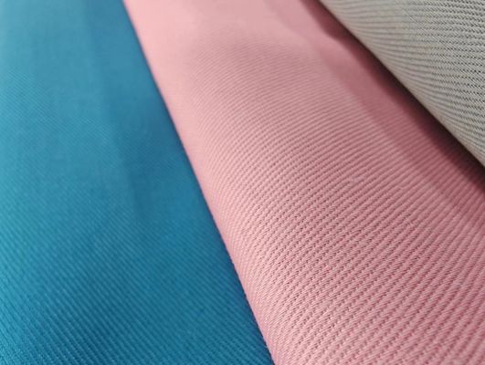 180×120 Densidad 100% de tejido de poliéster para ropa de trabajo uniforme impermeable y duradero