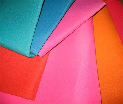 Modelo de tejidos sólidos de poliéster retardante de llamas para uniformes textiles para el hogar