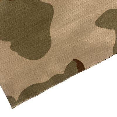 Revestimiento impermeable para prendas de vestir uniformes