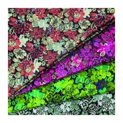 Tejido de brocado de jacquard metálico 100% de poliéster en color de stock listo para sus necesidades
