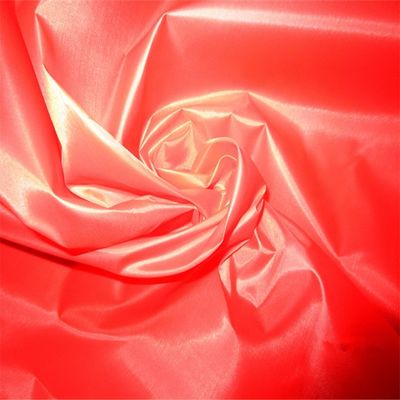 Tejido suave personalizado exportado con revestimiento de poliéster de 210T Tejido de color tafetá para el mercado