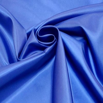 40-90 gramos Fabrica de color Taffeta 210T de poliéster 100% de uso salvaje con estándar de exportación