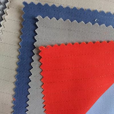 Tejido de revestimiento de poliéster Taffeta de 210T personalizado con número de hilos 63D*63D en estilo TWILL