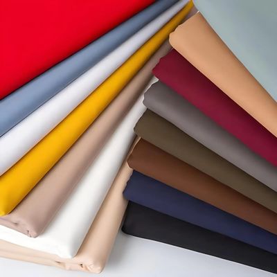 Whosale 40-60GSM 63D*63D Poliéster revestimiento 210T Tejido Taffeta con color personalizado